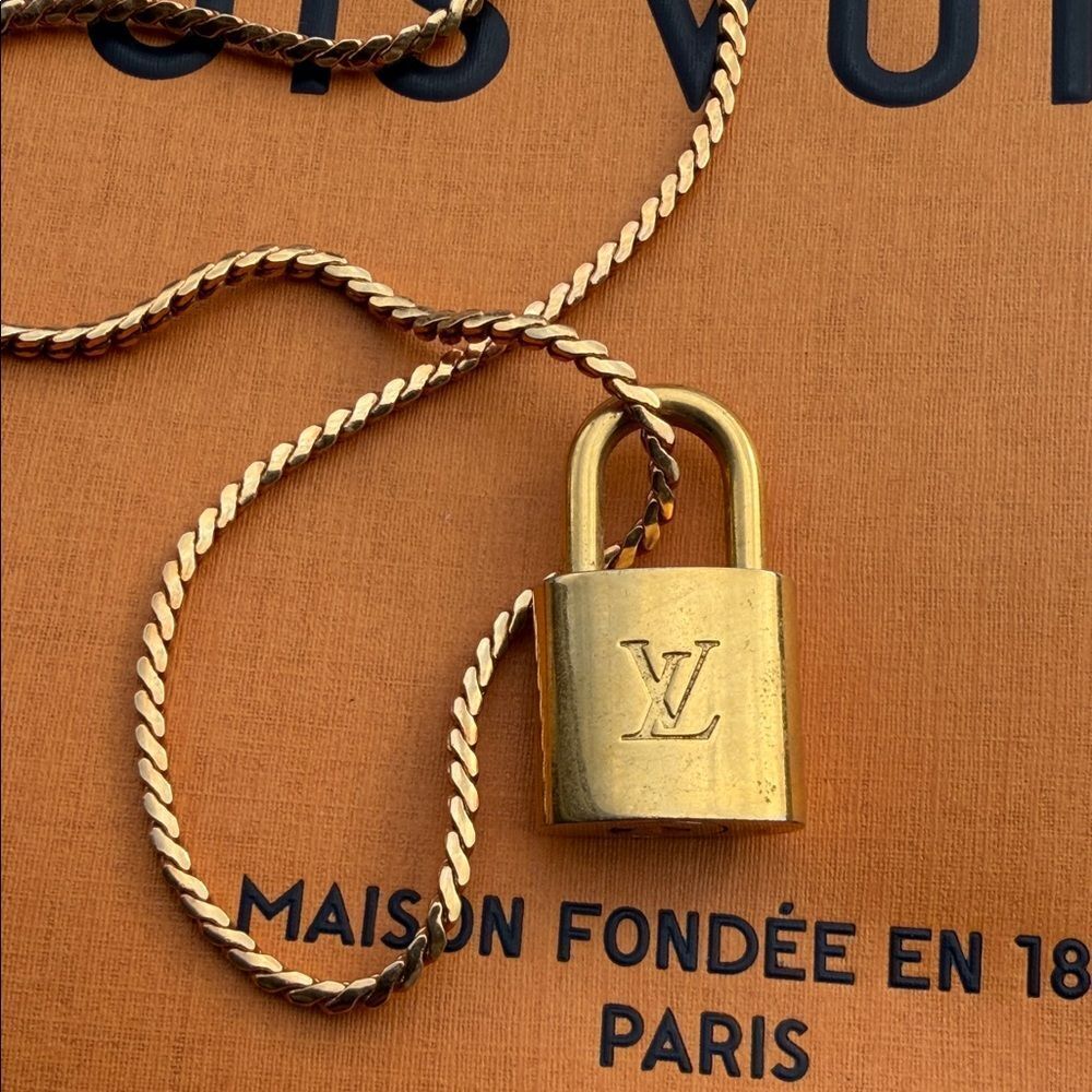 Vintage Louis Vuitton y2k Gold tone lock with vintage gold tone necklace - Picture 2 of 7